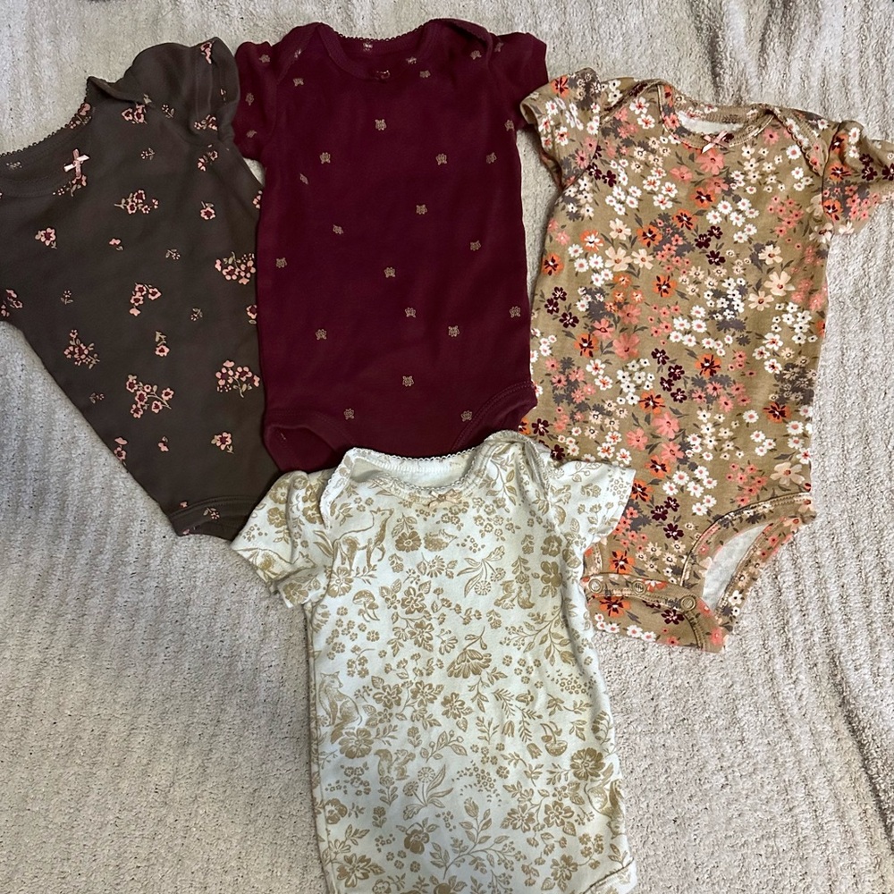 Carters 4 piece set onesies